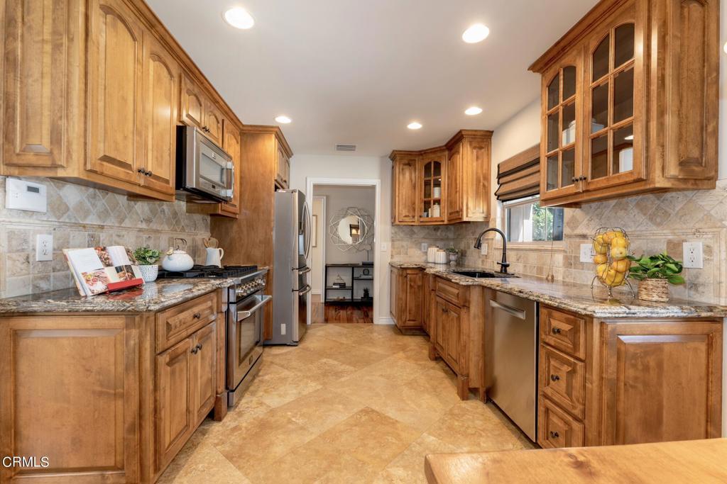 2555 Vista Laguna Terrace