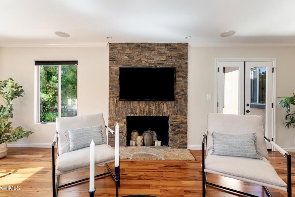 2555 Vista Laguna Terrace