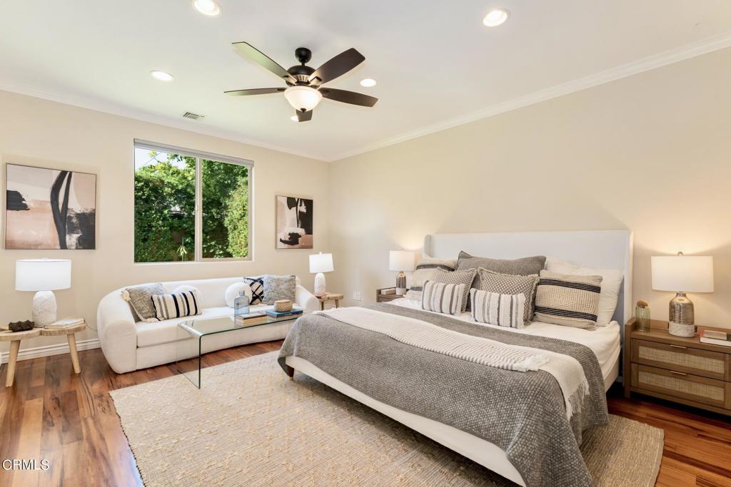 2555 Vista Laguna Terrace