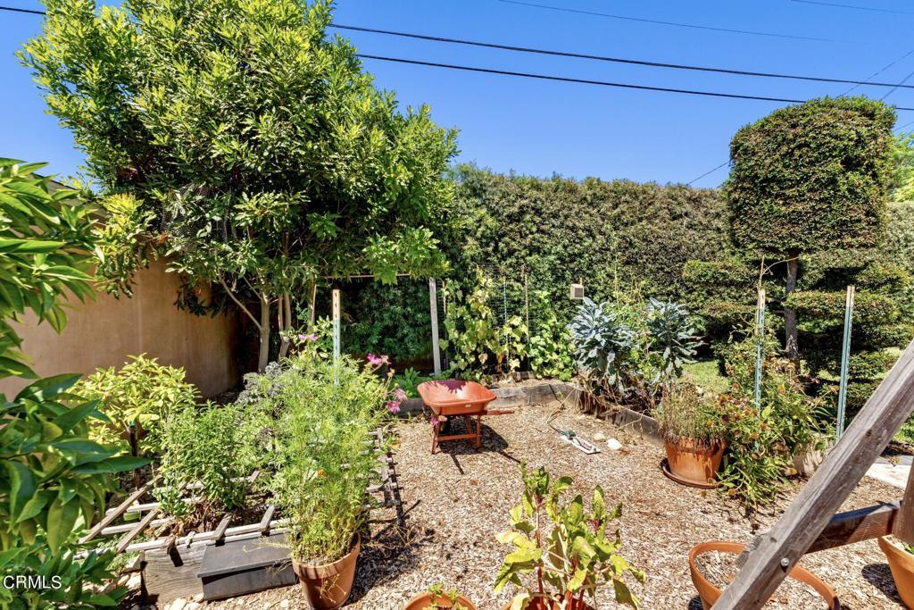 2555 Vista Laguna Terrace