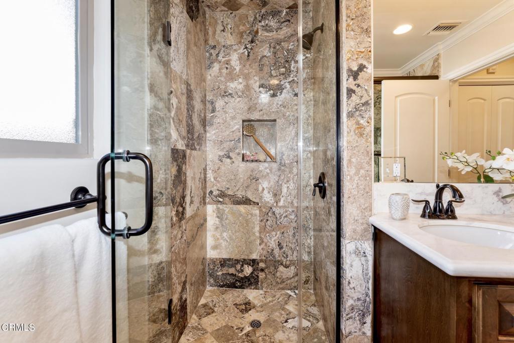 2555 Vista Laguna Terrace