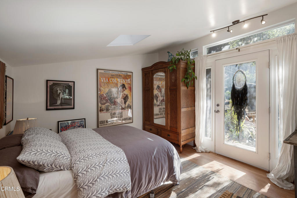 3232 Mount Curve Avenue