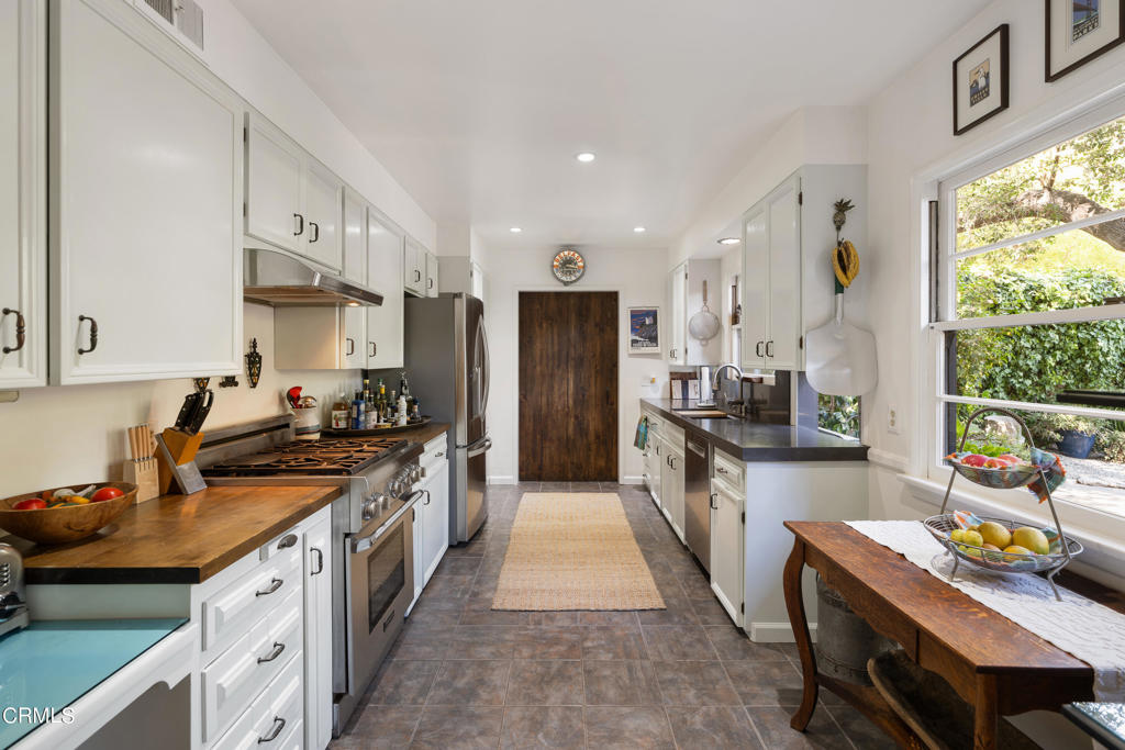 3232 Mount Curve Avenue