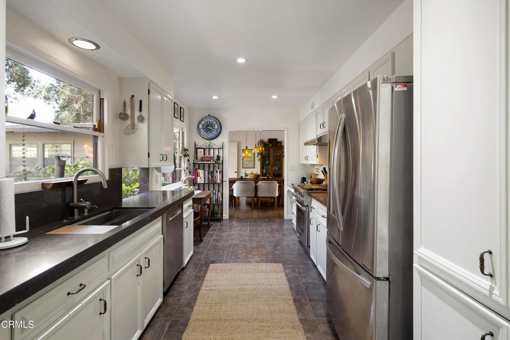 3232 Mount Curve Avenue