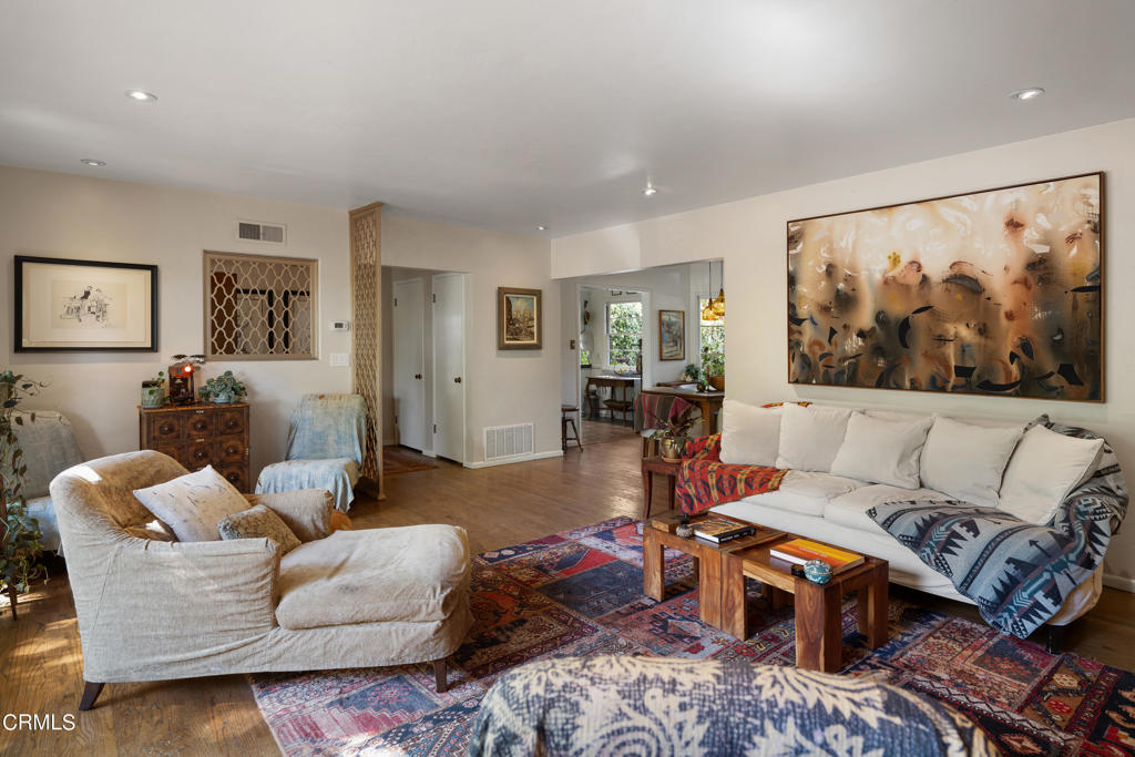 3232 Mount Curve Avenue