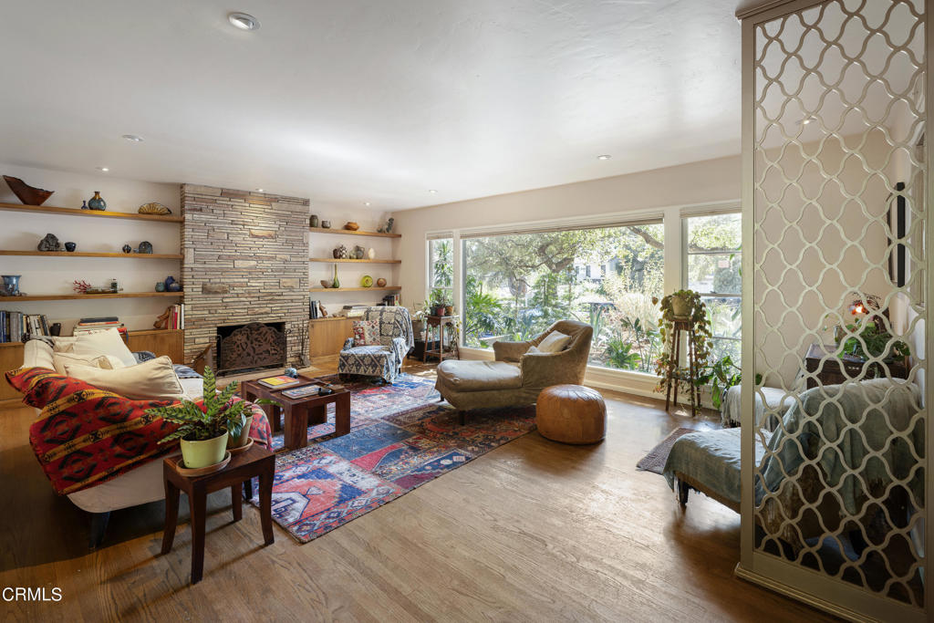 3232 Mount Curve Avenue