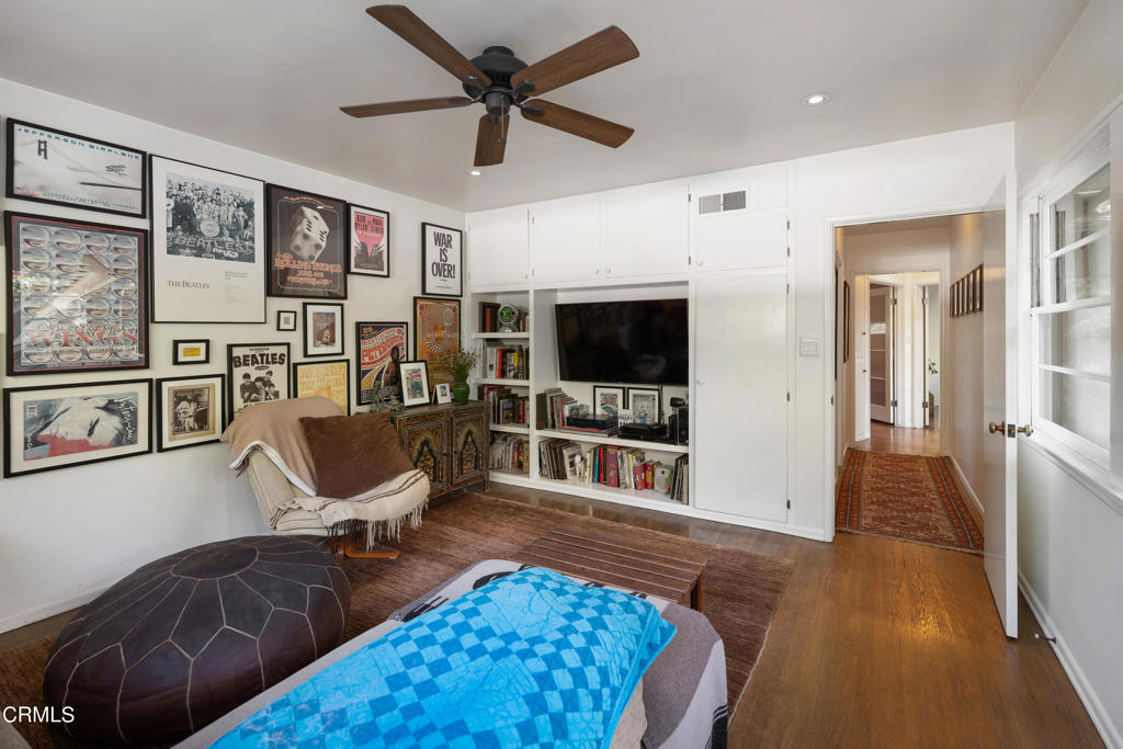 3232 Mount Curve Avenue