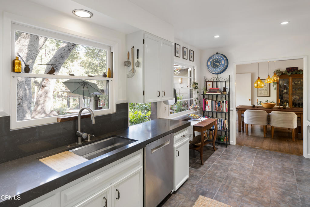 3232 Mount Curve Avenue