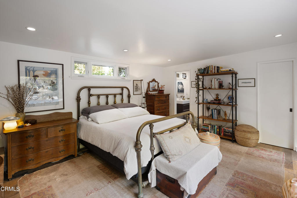 3232 Mount Curve Avenue