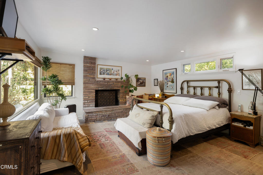 3232 Mount Curve Avenue