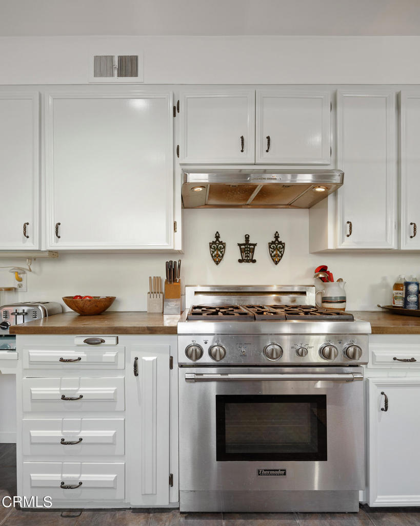 3232 Mount Curve Avenue