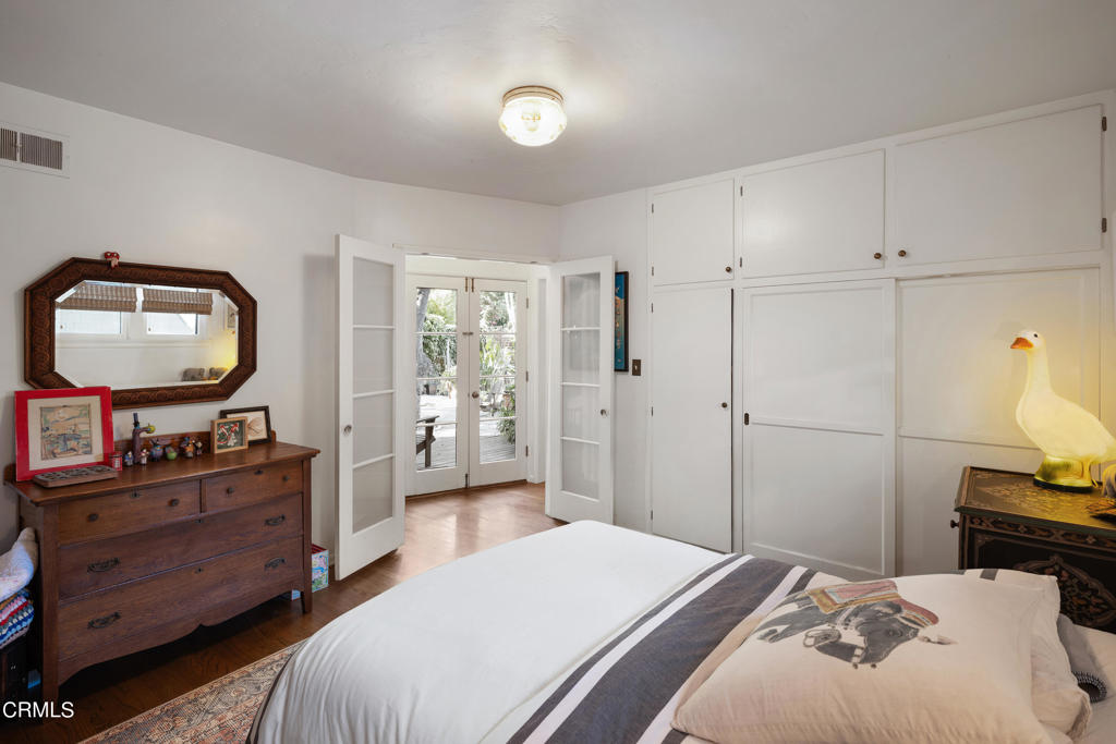 3232 Mount Curve Avenue