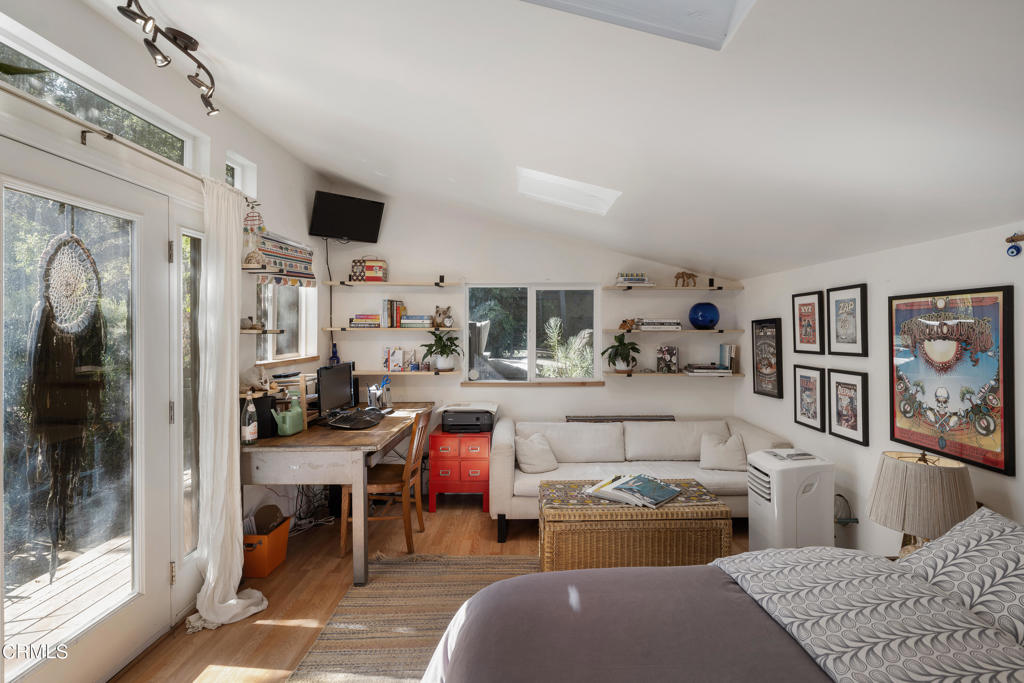 3232 Mount Curve Avenue