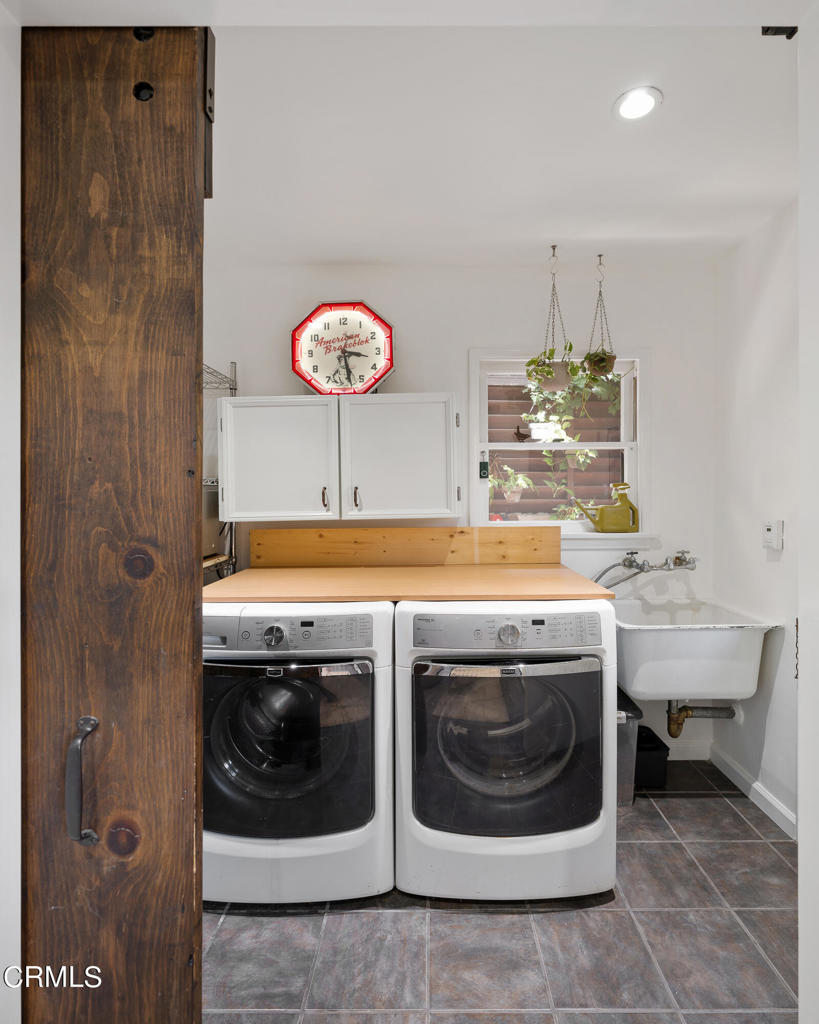 3232 Mount Curve Avenue