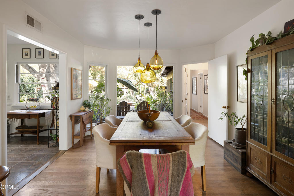 3232 Mount Curve Avenue