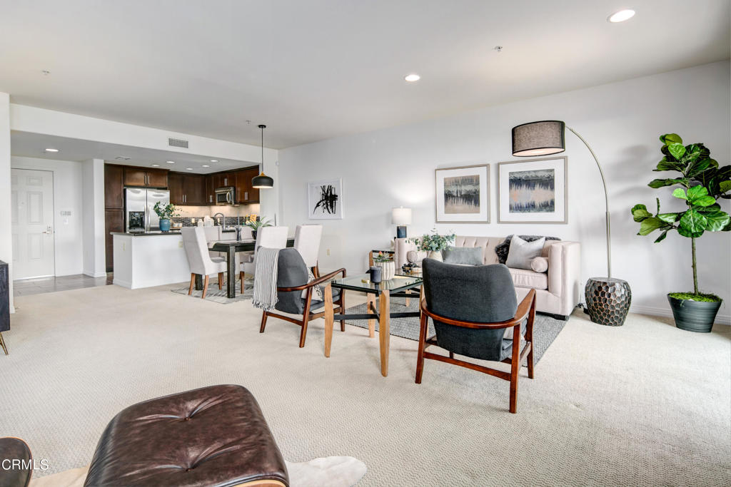 931 E Walnut Avenue 314