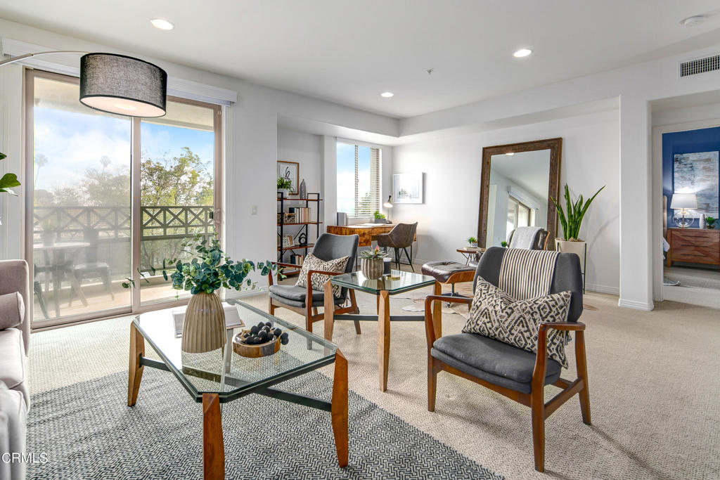 931 E Walnut Avenue 314