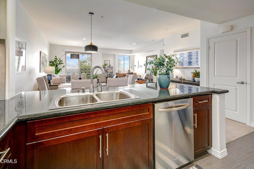 931 E Walnut Avenue 314