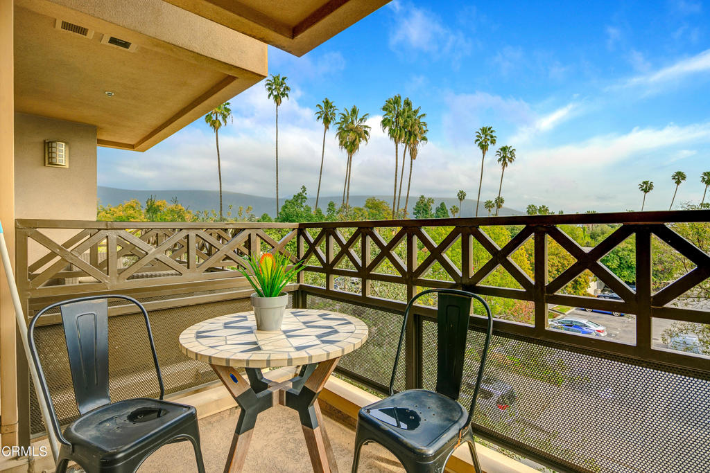 931 E Walnut Avenue 314