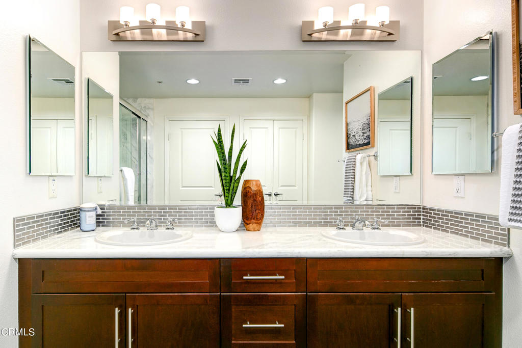 931 E Walnut Avenue 314