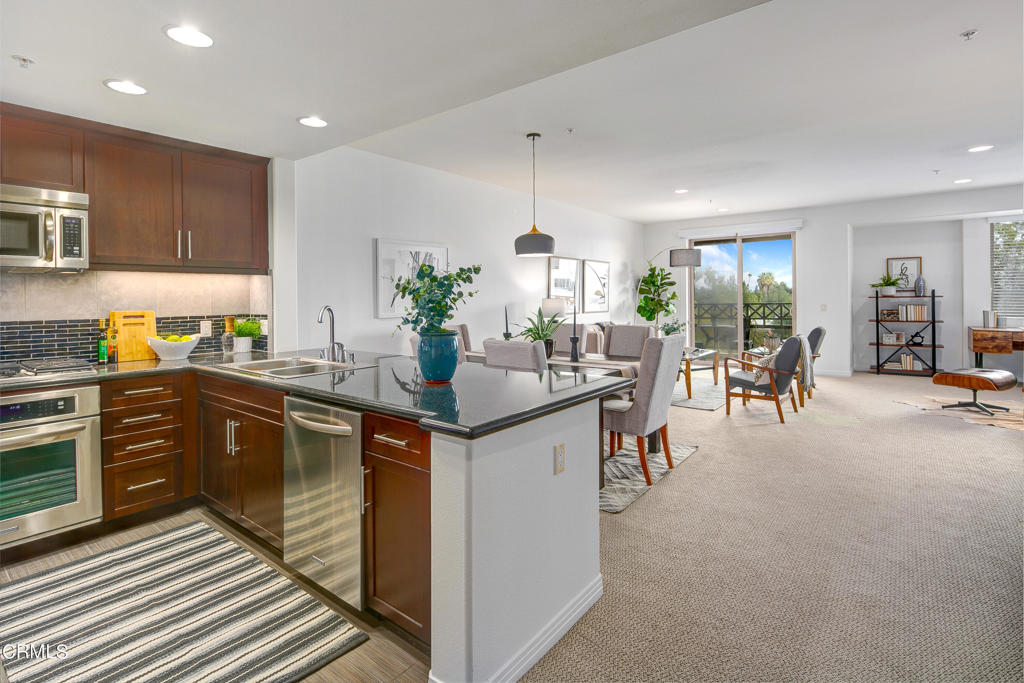 931 E Walnut Avenue 314