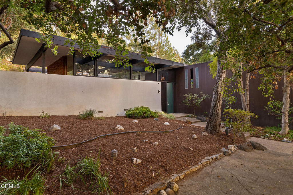 300 California Terrace