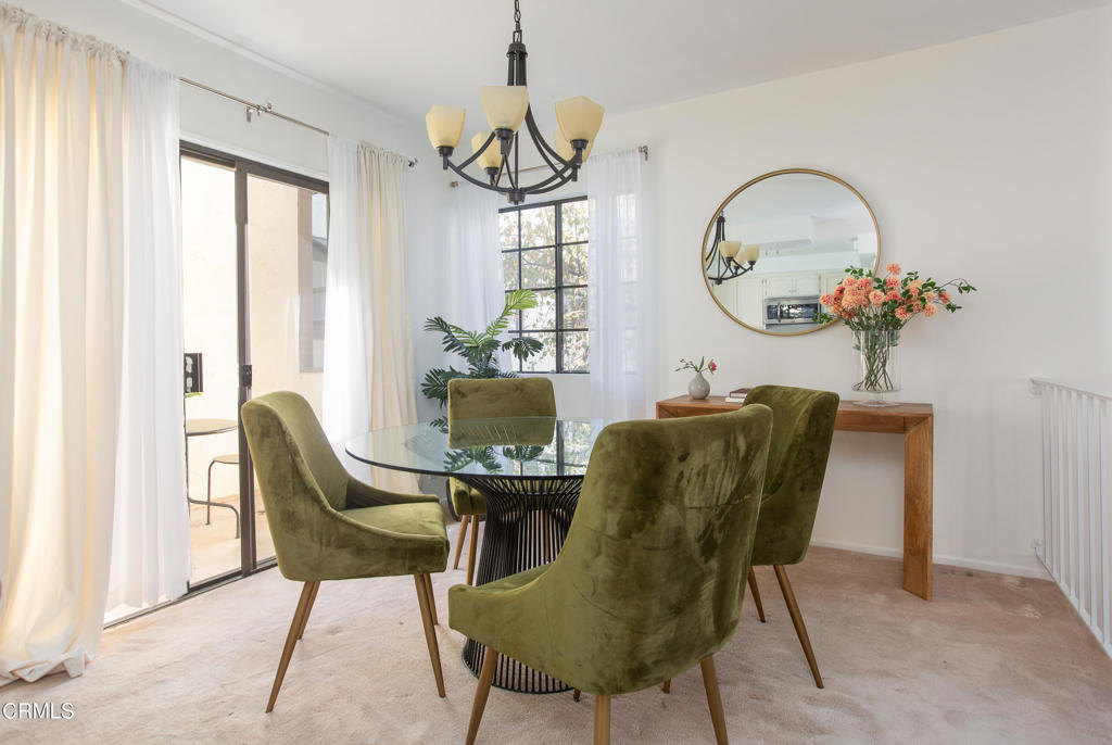 2249 Montrose Avenue 10