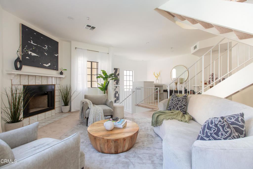 2249 Montrose Avenue 10