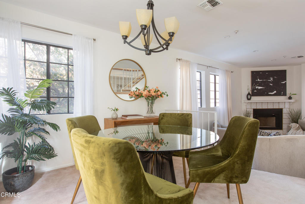 2249 Montrose Avenue 10