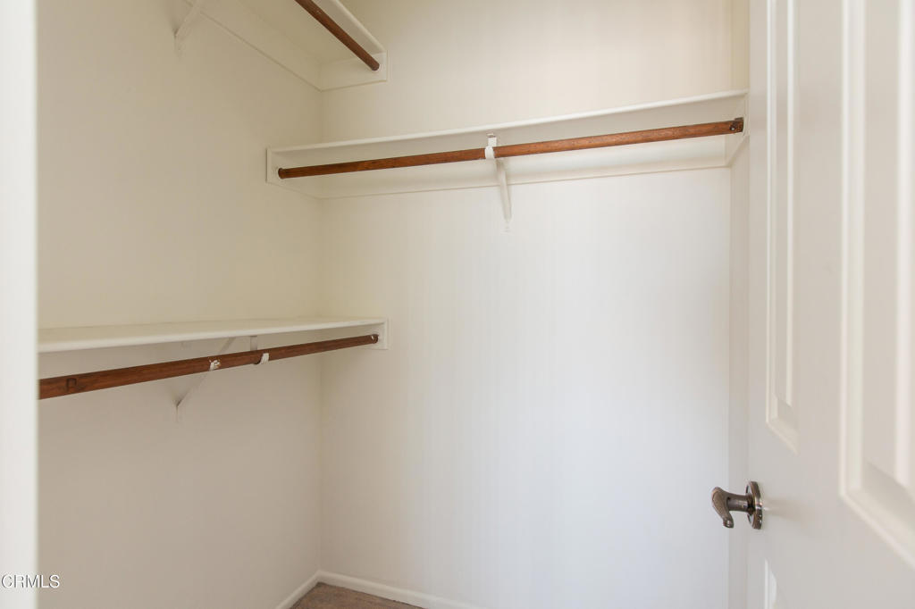 2249 Montrose Avenue 10