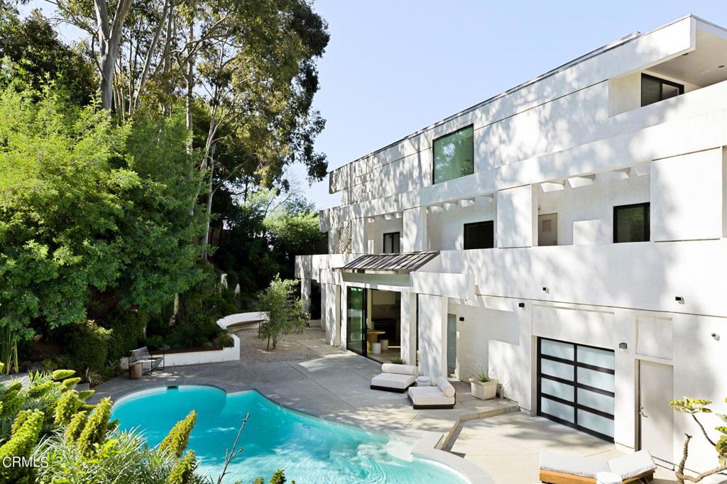 11210 Briarcliff Lane