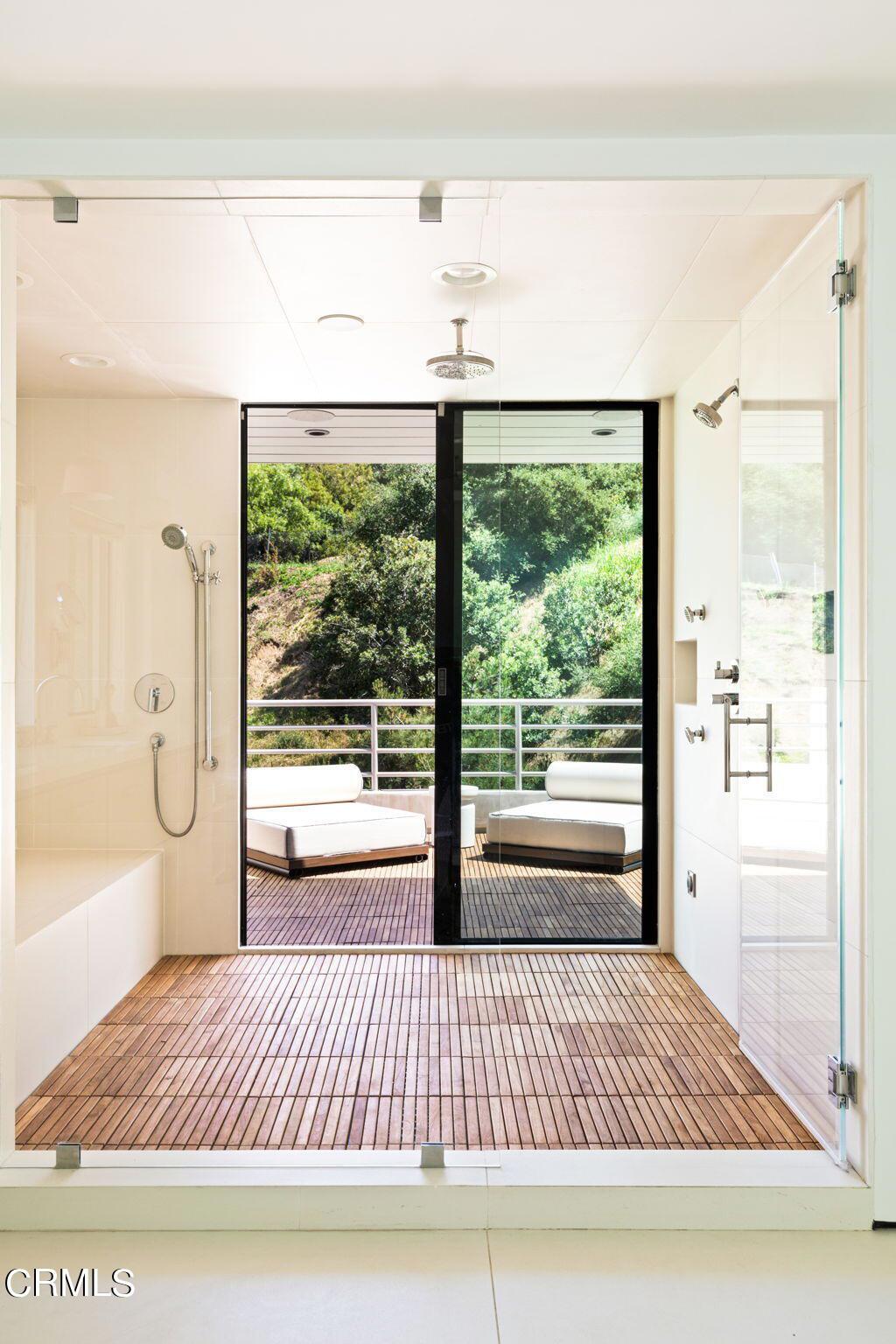 11210 Briarcliff Lane