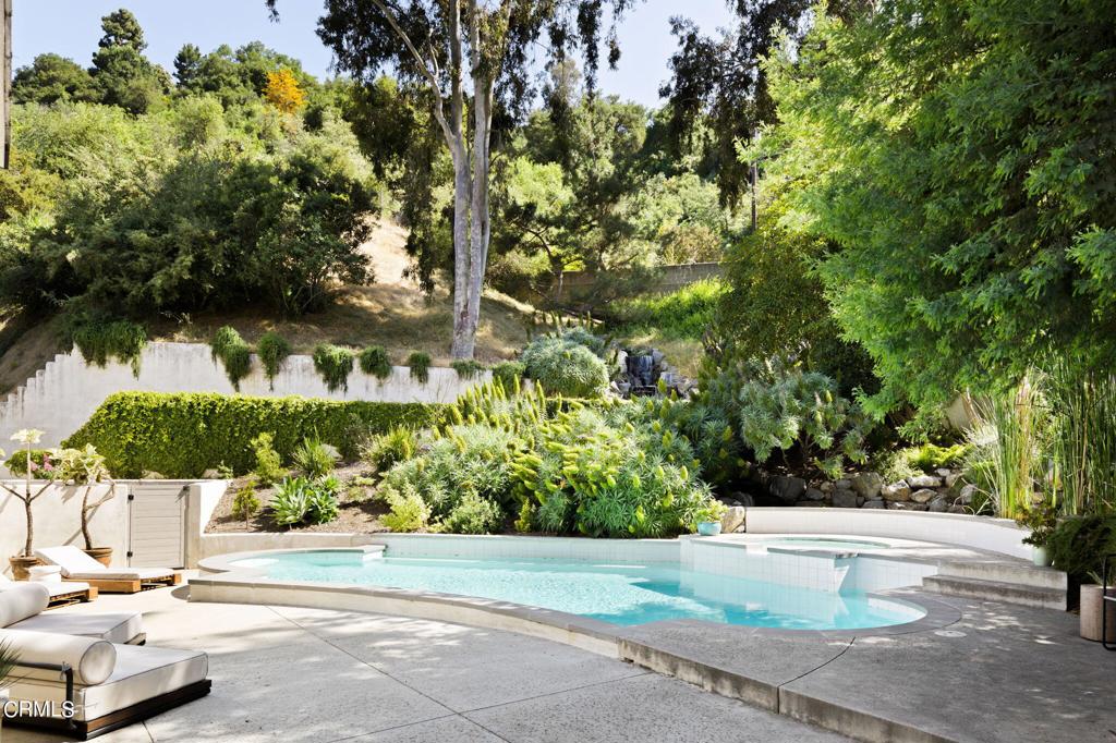 11210 Briarcliff Lane