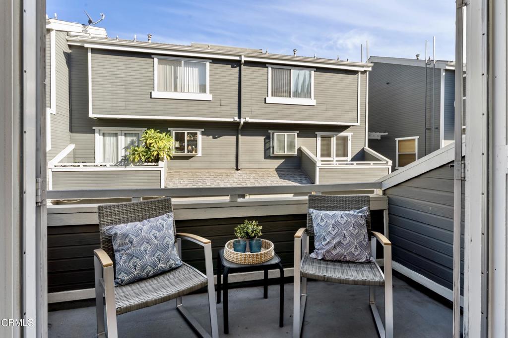 1923 E Washington Boulevard 4