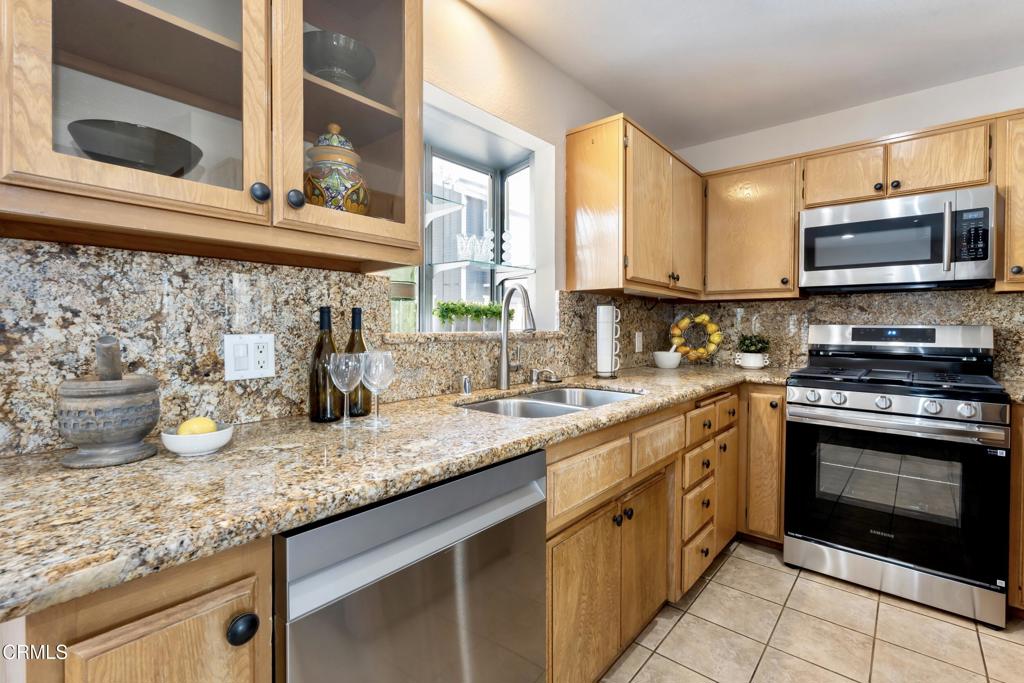 1923 E Washington Boulevard 4