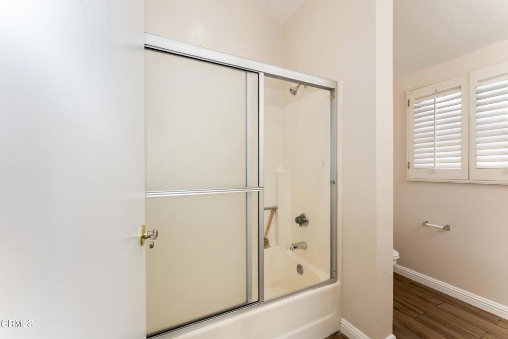 1923 E Washington Boulevard 4