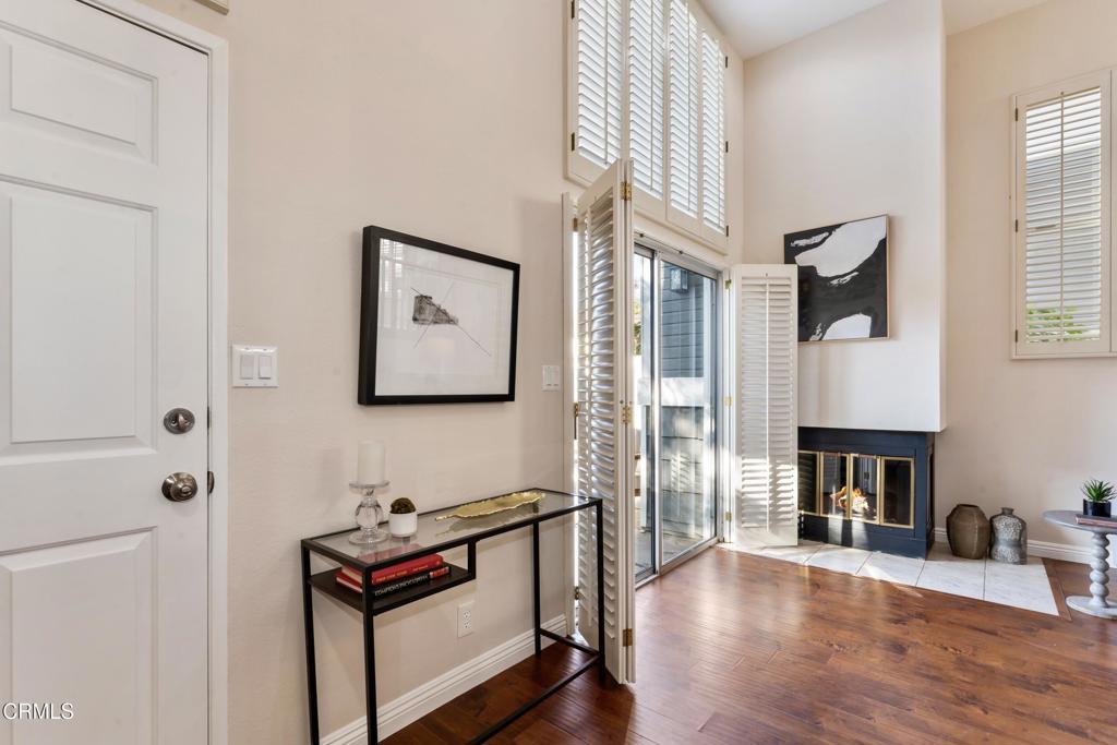 1923 E Washington Boulevard 4