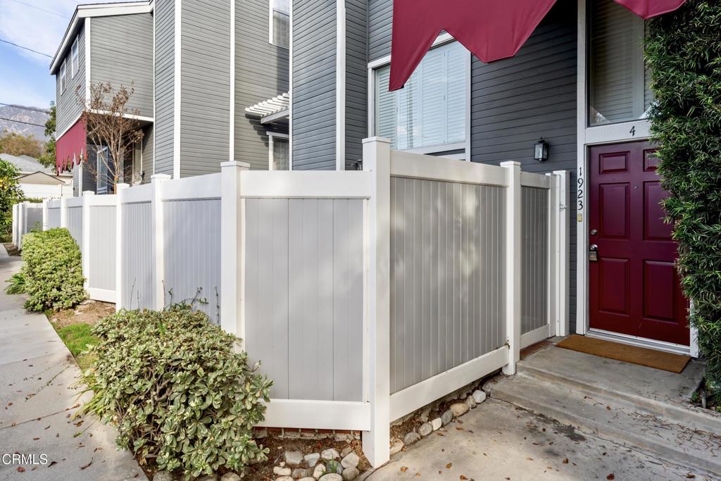 1923 E Washington Boulevard 4