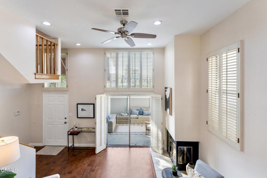 1923 E Washington Boulevard 4