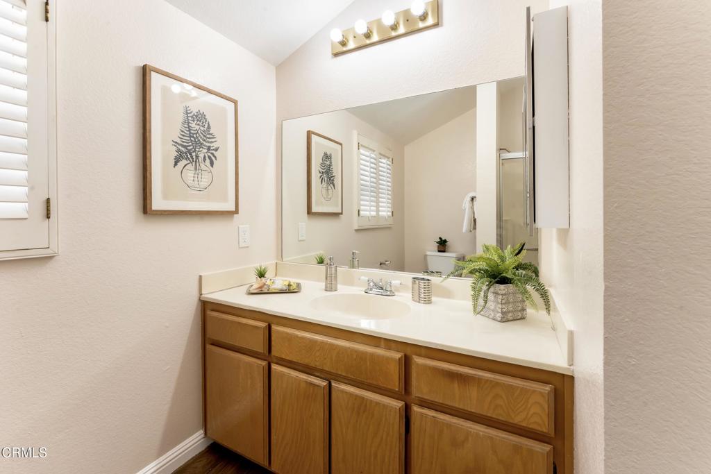 1923 E Washington Boulevard 4