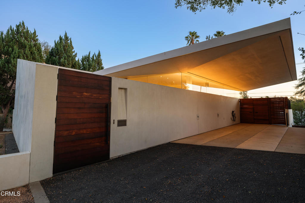 1200 E Woodbury Road