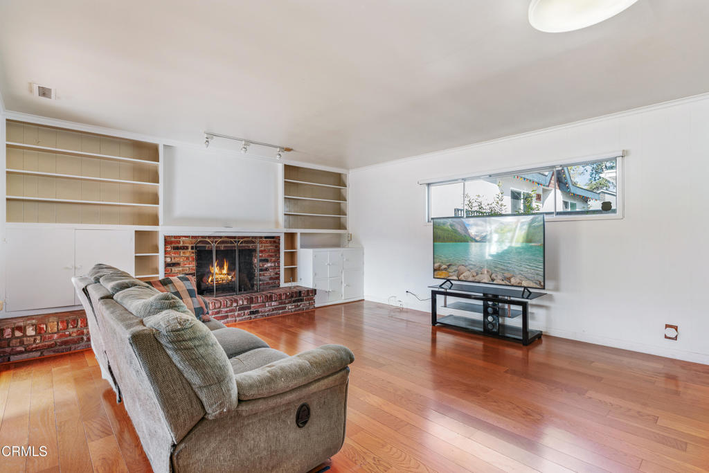 365 S San Gabriel Boulevard