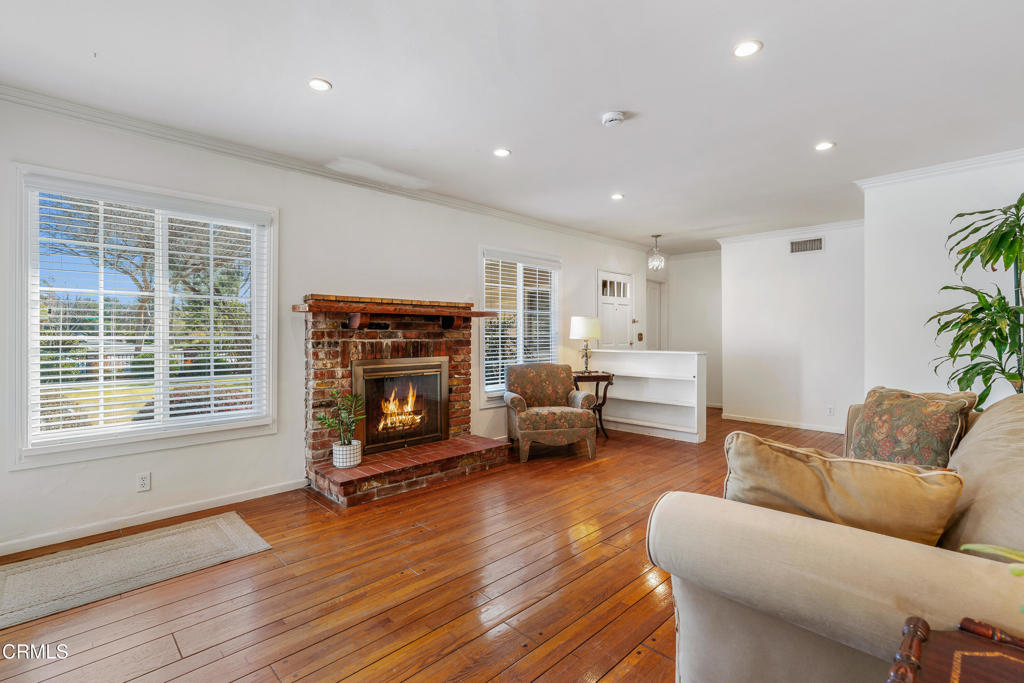 365 S San Gabriel Boulevard