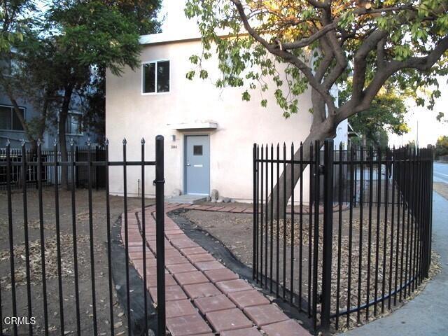 384 N Oakland Avenue