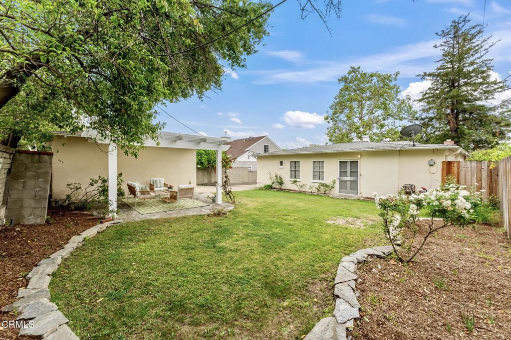 2011 E Mountain Street