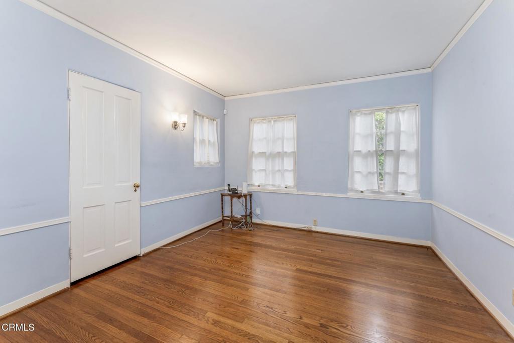 2011 E Mountain Street