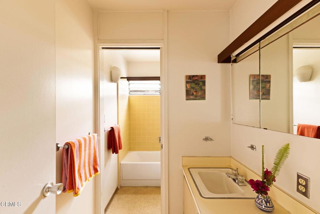 14040 Honeysuckle Lane