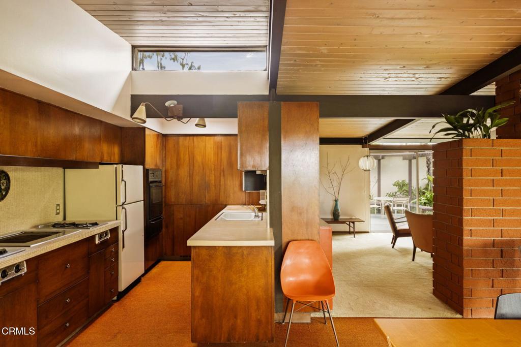 14040 Honeysuckle Lane