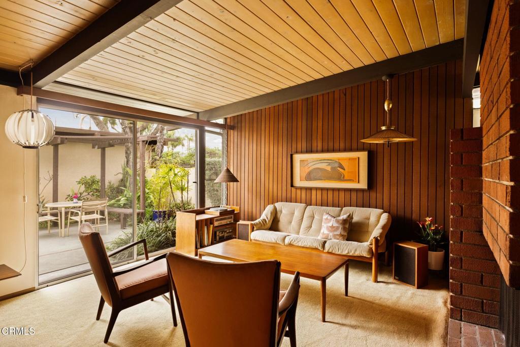 14040 Honeysuckle Lane