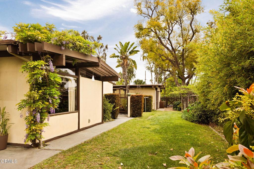 14040 Honeysuckle Lane